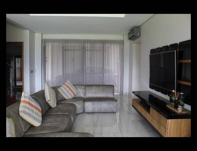 4 BEDROOM HOUSE FOR SALE IN MONTROSE